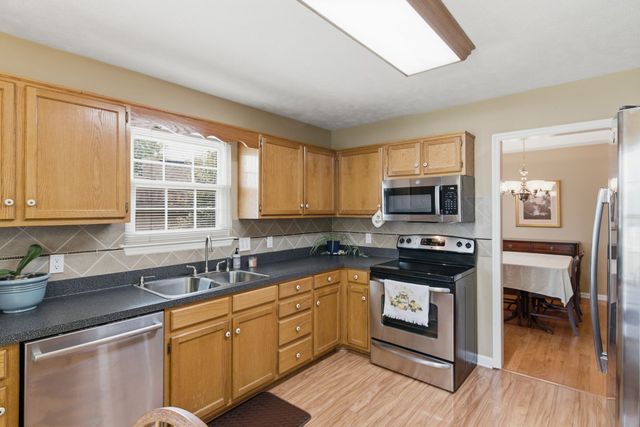 3512 Pinwheel Dr, Antioch, TN 37013