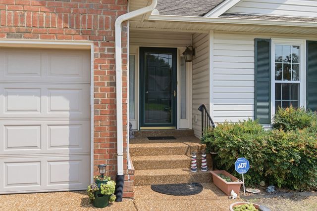 3512 Pinwheel Dr, Antioch, TN 37013