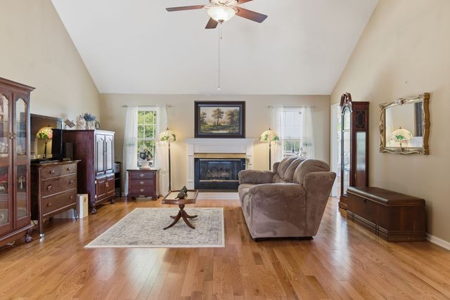 3512 Pinwheel Dr, Antioch, TN 37013