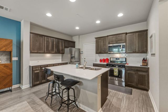 6814 E Riverside DR 34, Austin, TX 78741