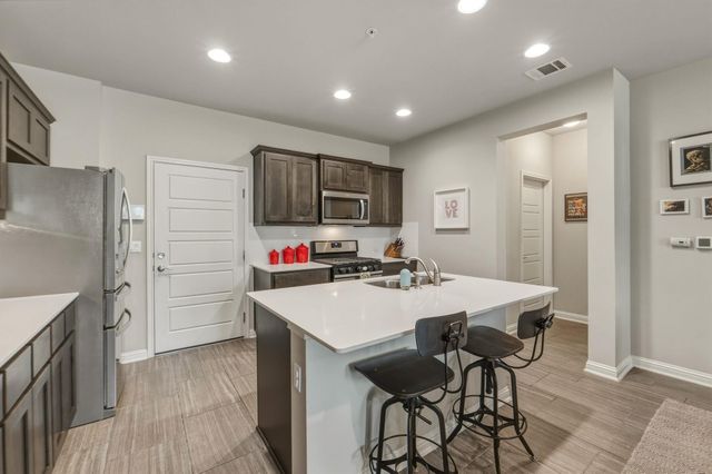 6814 E Riverside DR 34, Austin, TX 78741