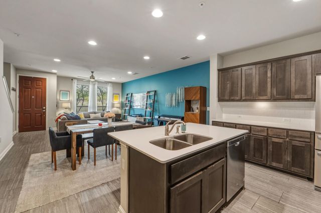 6814 E Riverside DR 34, Austin, TX 78741