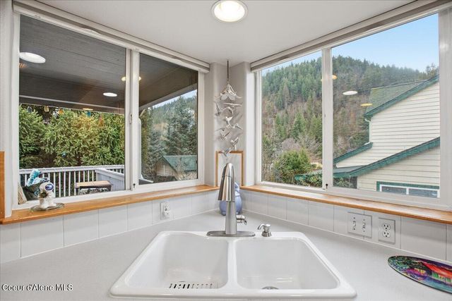 2744 N WHITE PINES DR, Coeur D'alene, ID 83815