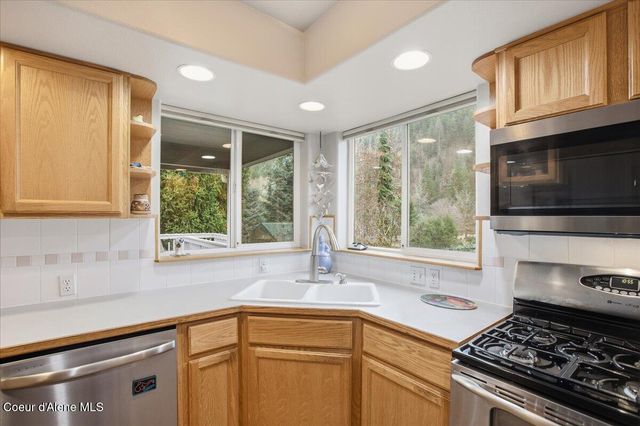 2744 N WHITE PINES DR, Coeur D'alene, ID 83815