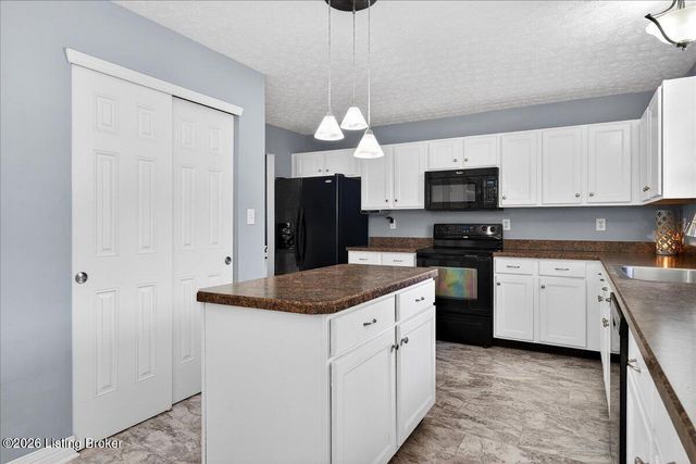 210 St Regis Dr, Shelbyville, KY 40065