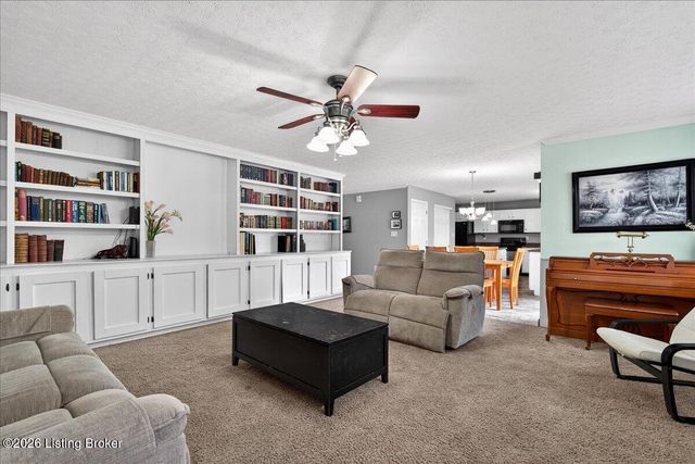 210 St Regis Dr, Shelbyville, KY 40065