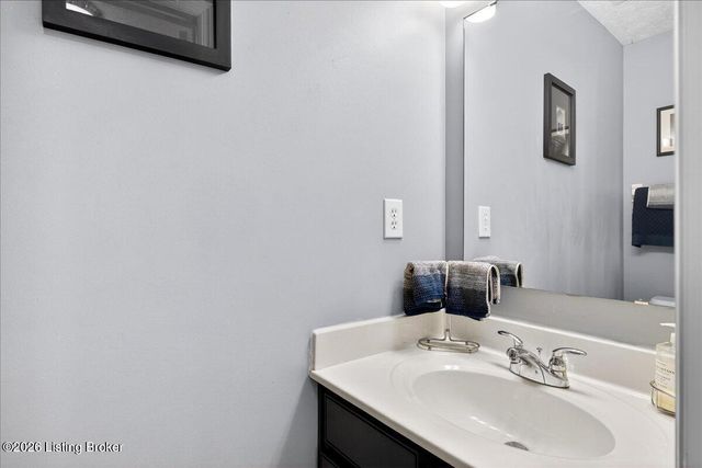 210 St Regis Dr, Shelbyville, KY 40065