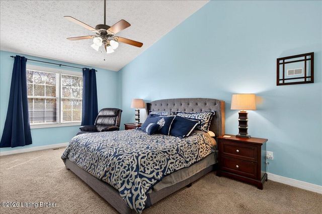 210 St Regis Dr, Shelbyville, KY 40065