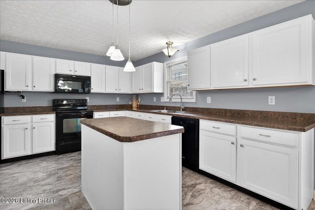 210 St Regis Dr, Shelbyville, KY 40065