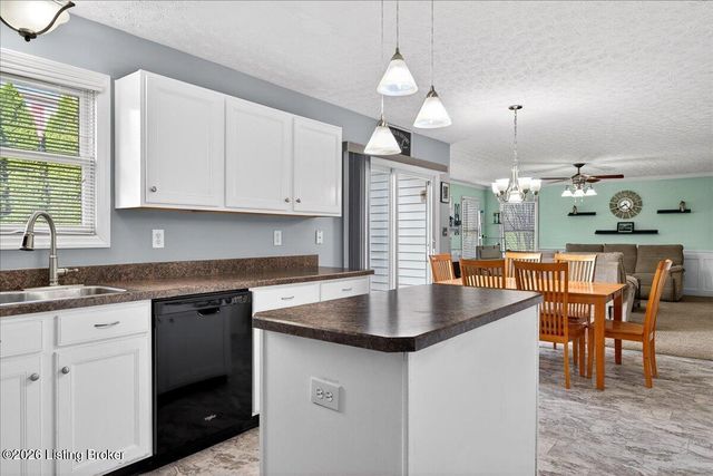 210 St Regis Dr, Shelbyville, KY 40065