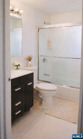 1-30 Virginia Drive 130B, Fair Lawn, NJ 07410