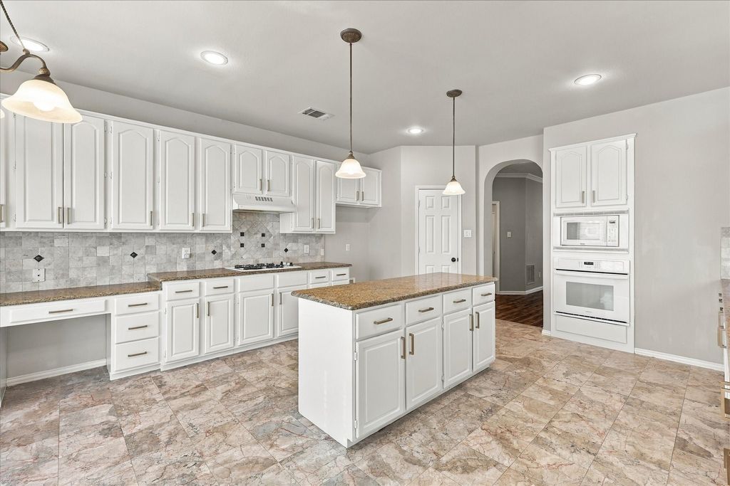 2412 Clearwood Lane, Flower Mound, TX 75028 — photo 3