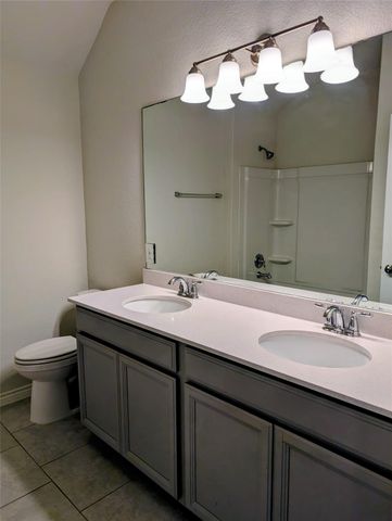 2331 Shoal Valley Lane, Richmond, TX 77469