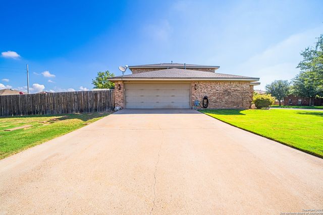 5818 Lyndhurst Drive, San Angelo, TX 76901