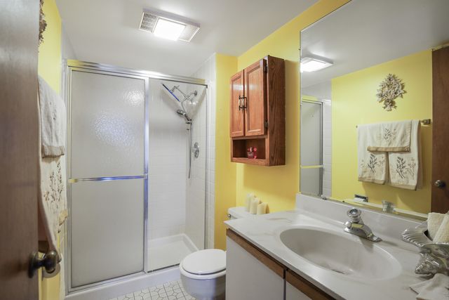 11133 East Road E, Palos Hills, IL 60465