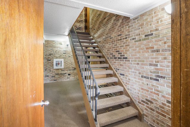 11133 East Road E, Palos Hills, IL 60465