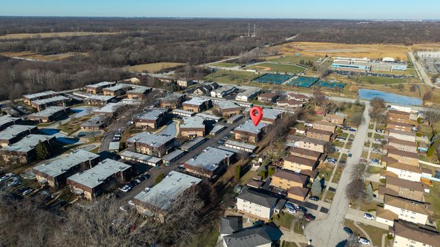 11133 East Road E, Palos Hills, IL 60465