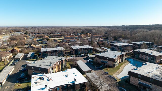 11133 East Road E, Palos Hills, IL 60465