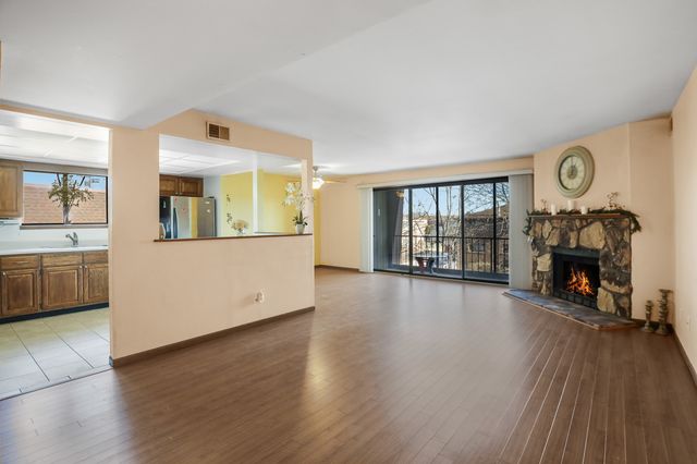 11133 East Road E, Palos Hills, IL 60465