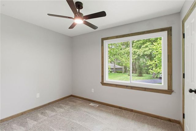 417 N Ridge Avenue, Liberty, MO 64068