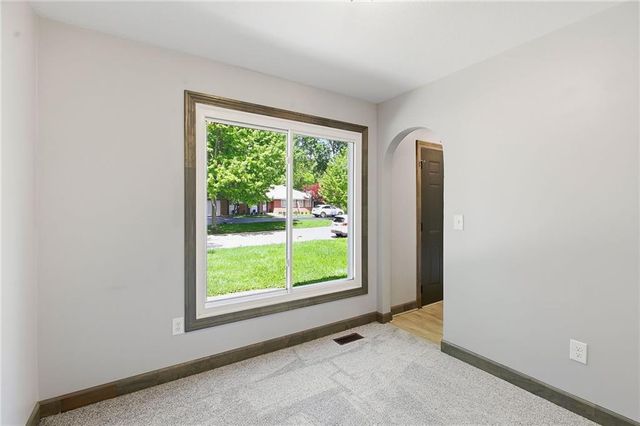 417 N Ridge Avenue, Liberty, MO 64068