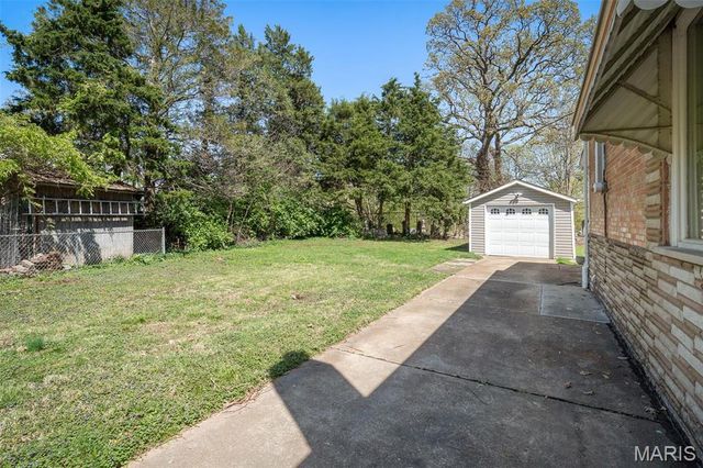 9012 Rosemary Avenue, St Louis, MO 63123