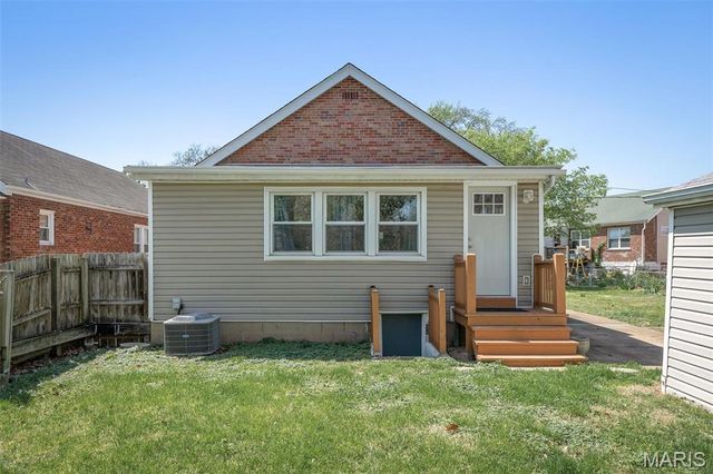 9012 Rosemary Avenue, St Louis, MO 63123