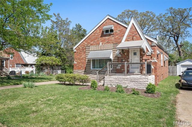 9012 Rosemary Avenue, St Louis, MO 63123