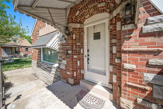 9012 Rosemary Avenue, St Louis, MO 63123