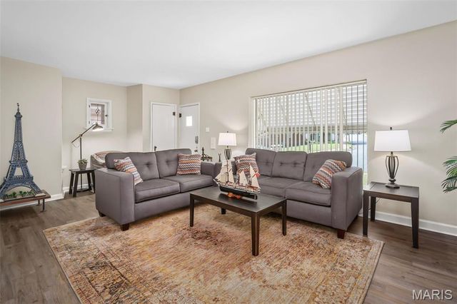 9012 Rosemary Avenue, St Louis, MO 63123