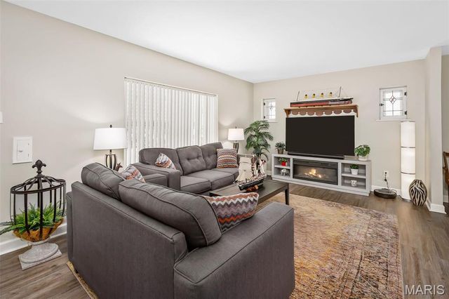 9012 Rosemary Avenue, St Louis, MO 63123