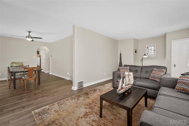 9012 Rosemary Avenue, St Louis, MO 63123