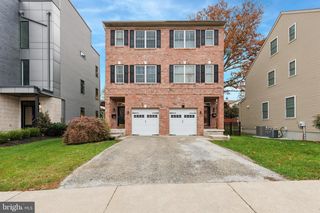 637 KEELY CT, Philadelphia, PA 19128