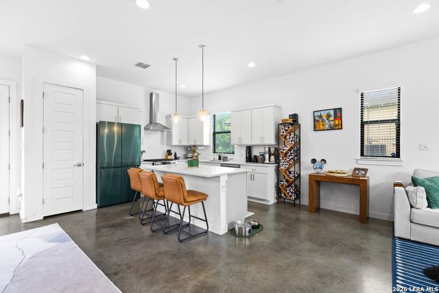 918 N OLIVE ST, San Antonio, TX 78202