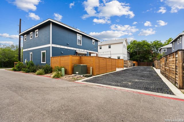 918 N OLIVE ST, San Antonio, TX 78202