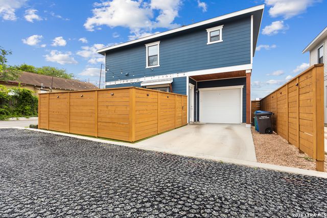 918 N OLIVE ST, San Antonio, TX 78202
