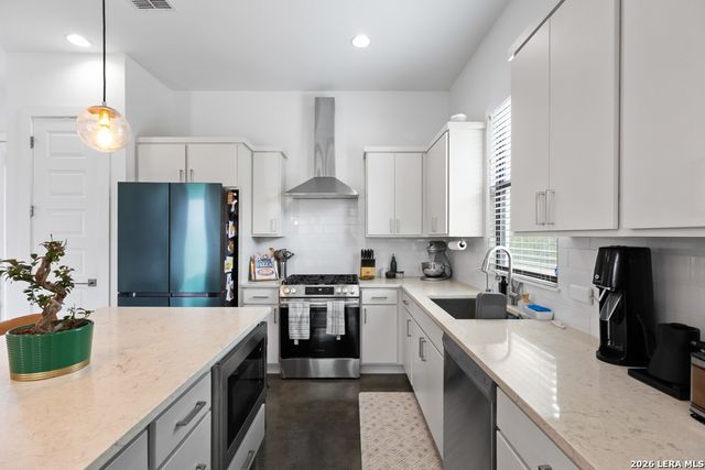 918 N OLIVE ST, San Antonio, TX 78202