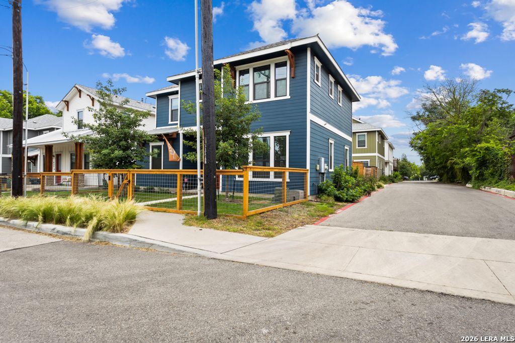 918 N OLIVE ST, San Antonio, TX 78202