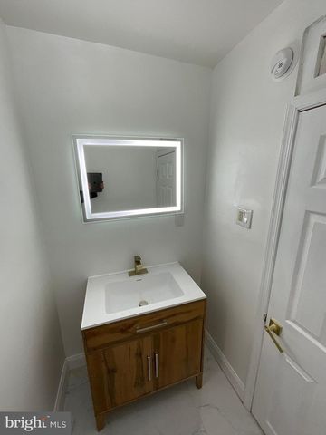 215 W MARKET ST, Williamstown, PA 17098