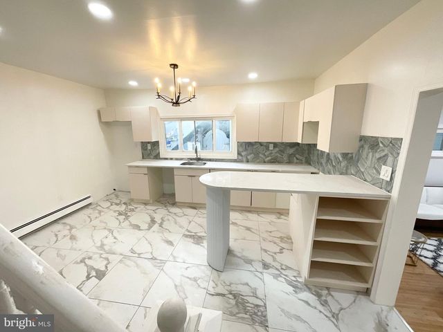 215 W MARKET ST, Williamstown, PA 17098