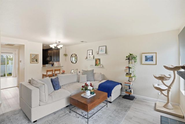 857 Violet Ct, Carlsbad, CA 92011