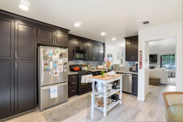 857 Violet Ct, Carlsbad, CA 92011