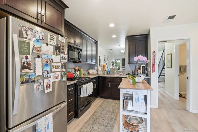 857 Violet Ct, Carlsbad, CA 92011