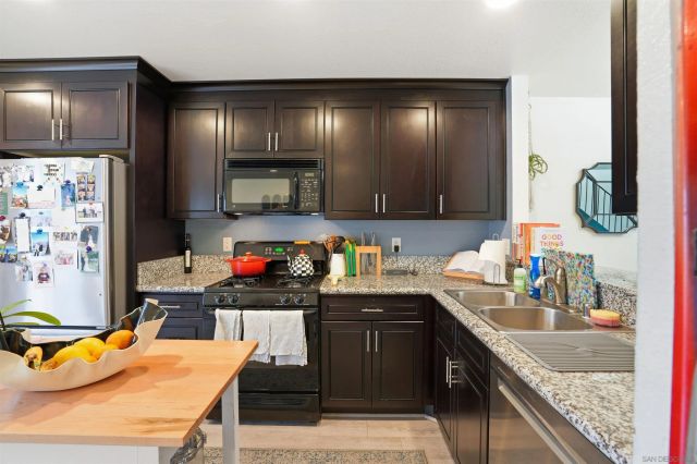 857 Violet Ct, Carlsbad, CA 92011