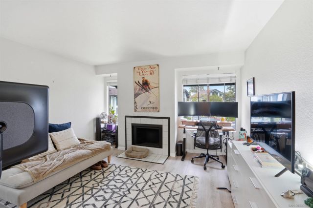 857 Violet Ct, Carlsbad, CA 92011