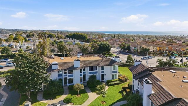 857 Violet Ct, Carlsbad, CA 92011