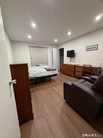 131 Florence Road 1C, Branford, CT 06405