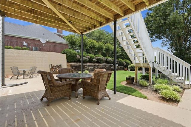 200 Finsbury Park Court, Suwanee, GA 30024