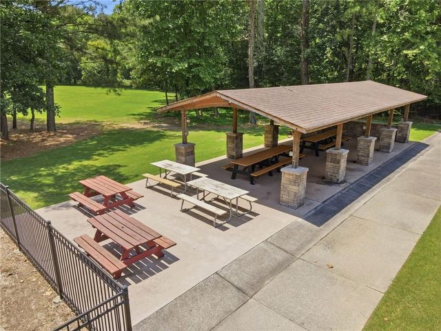 200 Finsbury Park Court, Suwanee, GA 30024