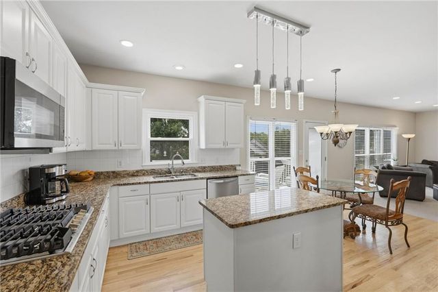 200 Finsbury Park Court, Suwanee, GA 30024